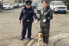 巡逻民警暖心寻犬守护群众财产安全