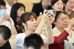 点石成精万雪出席四川商会夏季论坛分享